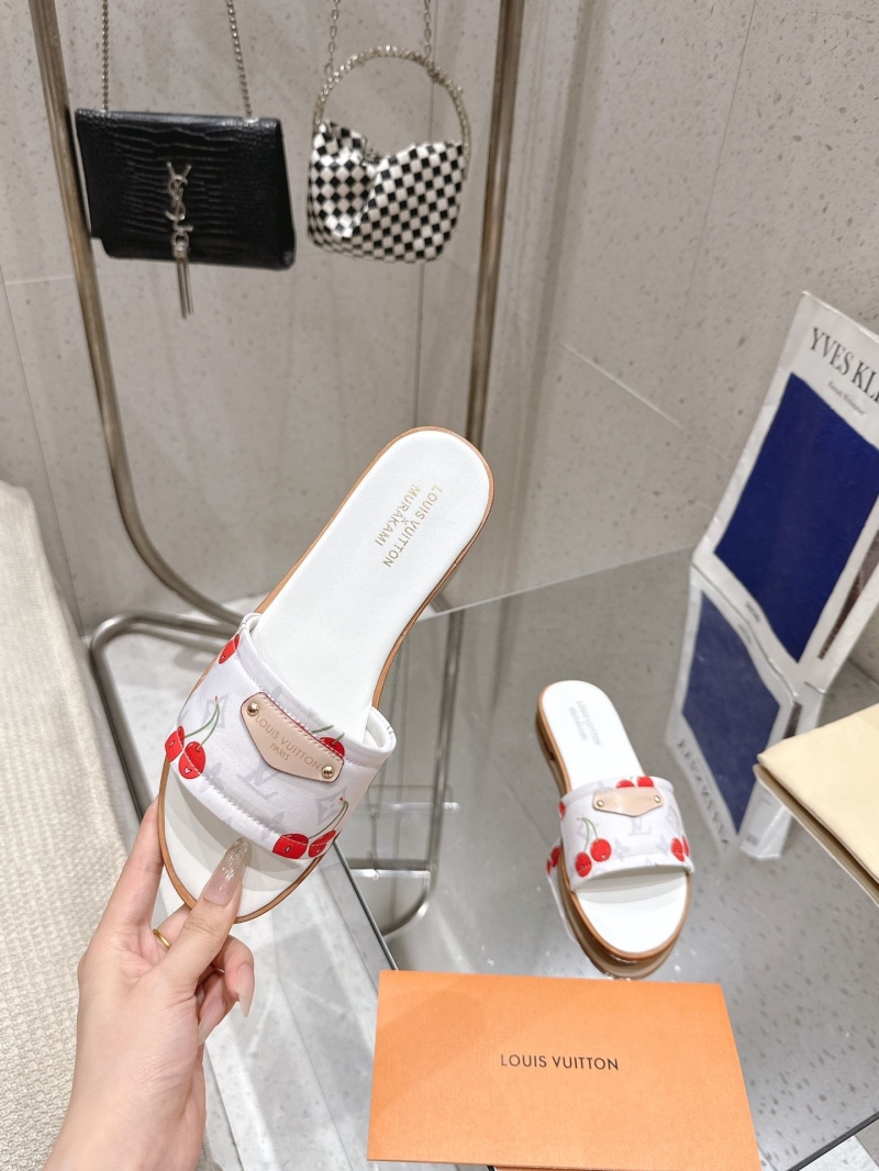 l0vis Vvtt0n slippers